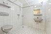 Badezimmer mit Dusche