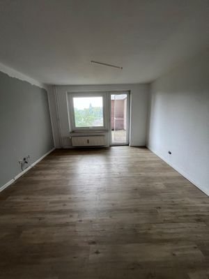 Wohnzimmer_Balkon.jpg