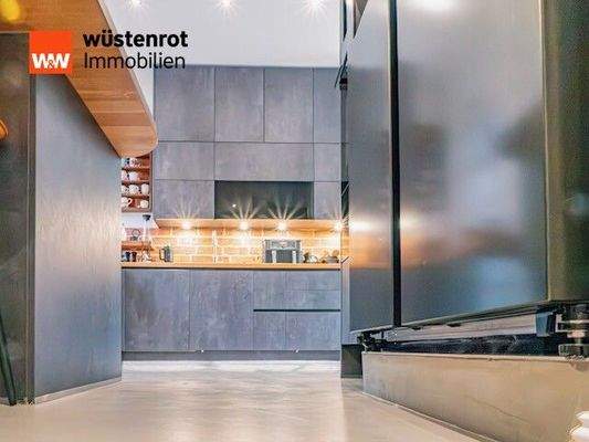 Gelungen! Moderner Betonboden trifft historisches Flair