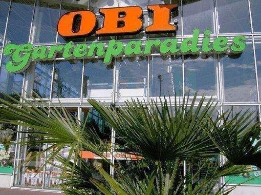 Einkaufszentrum u. a. mit Obi, Kaufland etc.