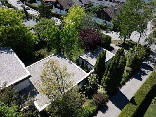 Schönes Grundstück mit Altbestand