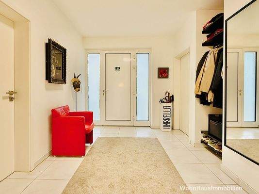 Geräumiger Eingangsbereich