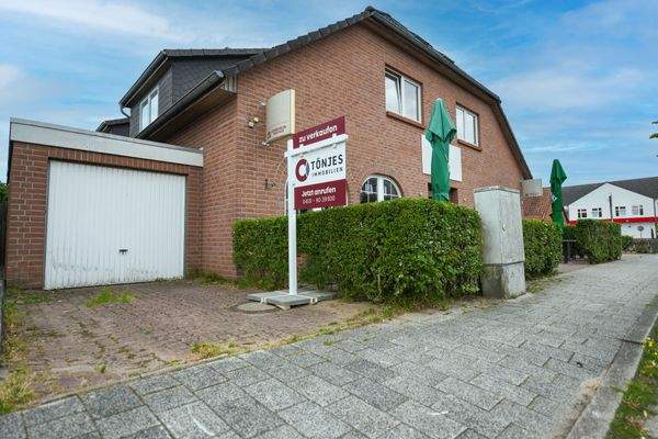 Seitenansicht mit Garage