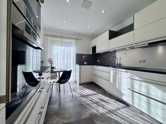 hochwertige Einbauküche