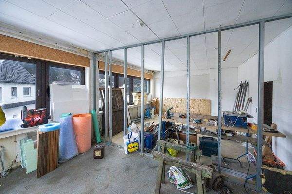 Gewerbe, DG, links: Ausbaureserve für Penthouse