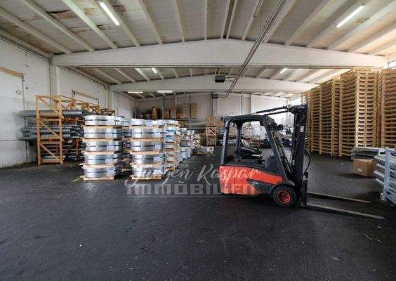 Halle, beheizbar, ca. 1100m²