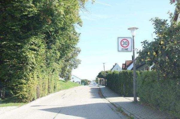 Verkehrsberuhigte Anliegerstraße ...