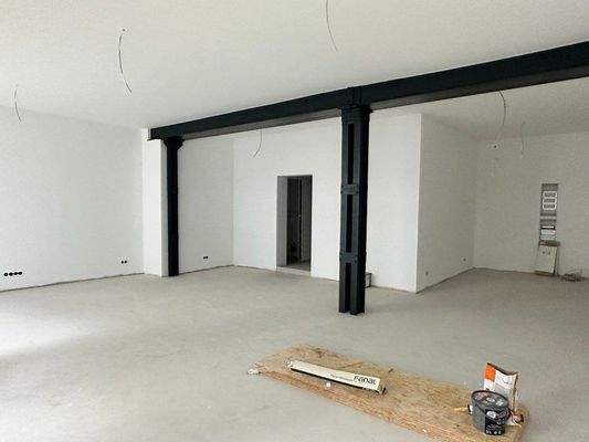 Großzügige Gewerbefläche