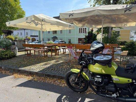 Aussenaufnahme ebenerdig Gastgarten