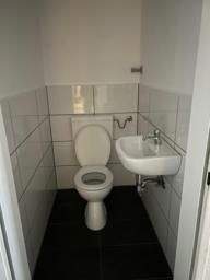 Kleines WC mit Lavabo