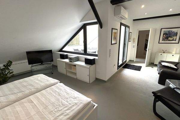 offen gehalten mit Zugang zur Dachterrasse.JPG