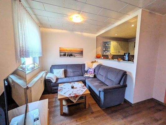 Blick vom Wohnzimmer in die Küche