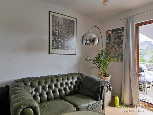 Sofa am Balkonausgang