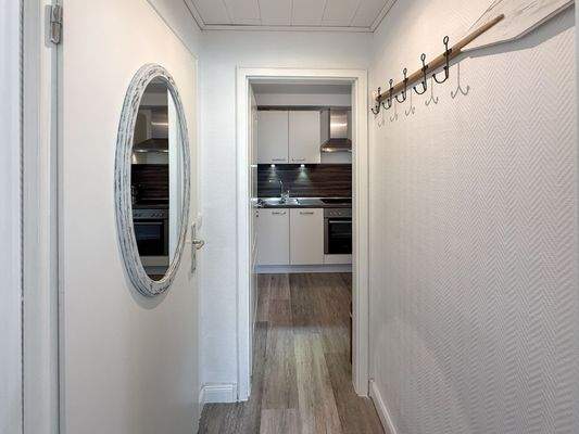 3. Flur/Eingangsbereich der Wohnung.jpg