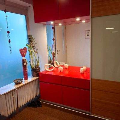 Eingangsbereich m. Schiebeschrank