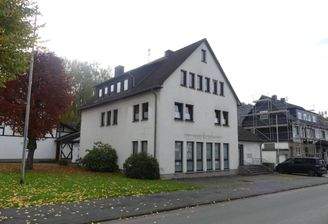 Straßenansicht Wohn- und Geschäftshaus