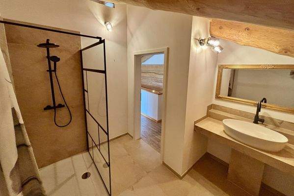 Bad im Wohn-/Gewerbebereich