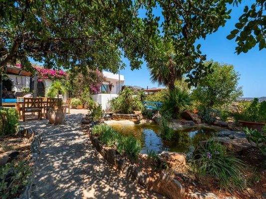Kreta, Elounda: Villa mit Pool und atemberaubendem Meerblick auf die Bucht zu verkaufen