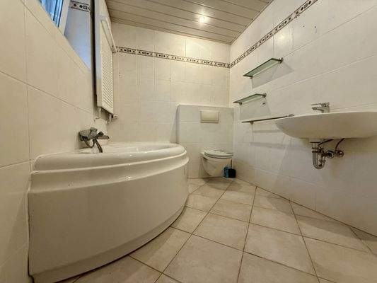 Wannenbad im Erdgeschoss