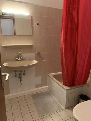 Gäste-WC mit Dusche