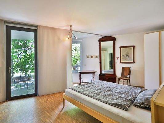 Schönes, helles Schlafzimmer mit Bad en Suite