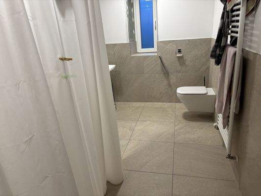 behindertengerechtes Badezimmer