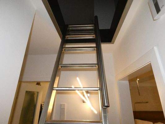 Treppe zum Spitzboden