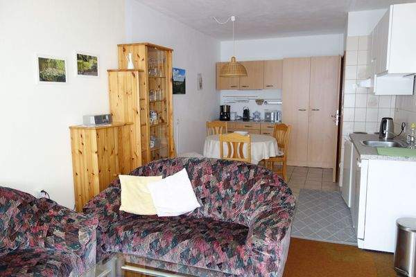 Wohnzimmer mit Essplatz