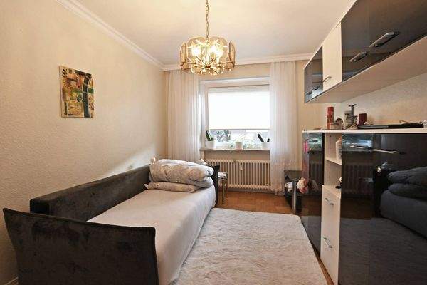 eines der weiteren Zimmer auf der Balkonseite