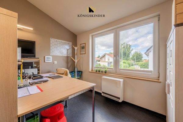 Flexibel nutzbarer Büroraum – auch als zusätzliche Wohneinheit oder Praxis geeignet.5 - Bad Urach - 23-07-2025 - 56