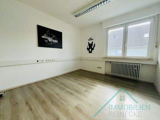 Büro rechts 26