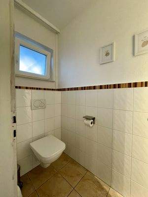 Gästetoilette DHH links