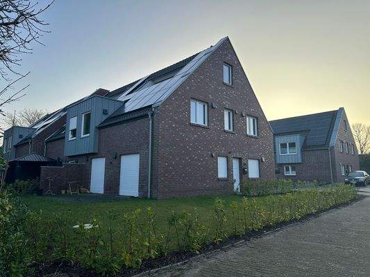 Backsteinhaus bei Sonnenuntergang