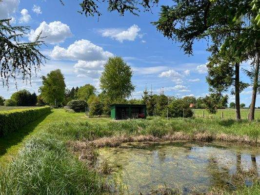 Kleiner Teich und Sitzecke