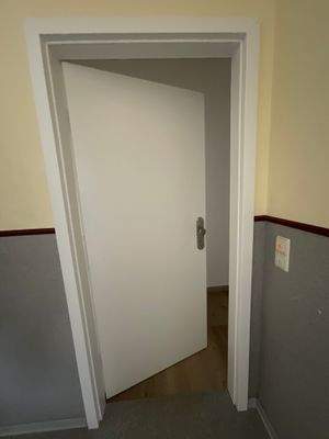 Wohnungseingang 2. OG rechts .JPG