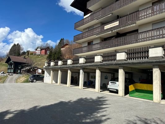 Aussenansicht + Carportplätze