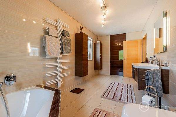 Badezimmer im Obergeschoss