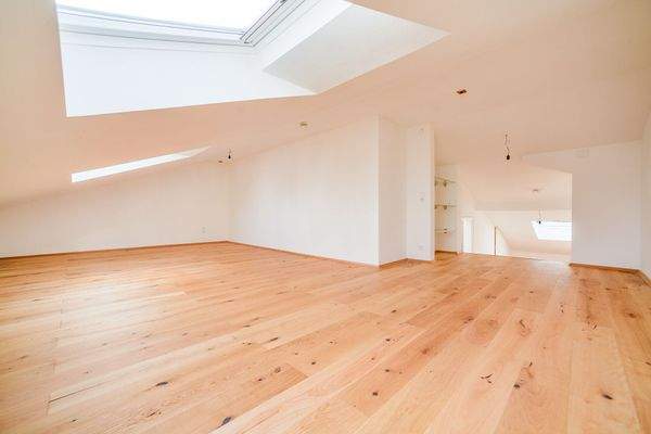 Büro/ Kinderzimmer DG