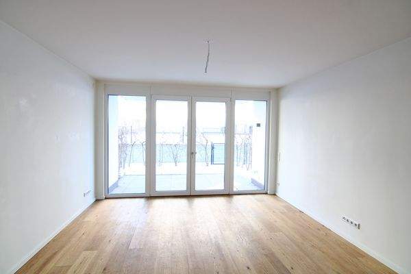 Geräumiges Wohnzimmer