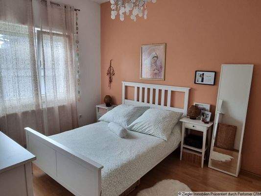 18 - EG - Links - Schlafzimmer