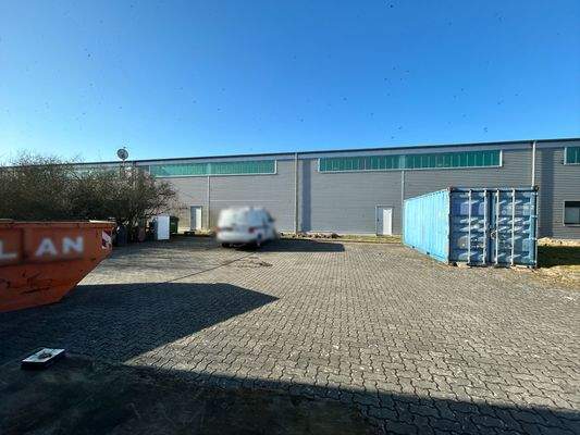 Hinterhof mit viel Stellfläche