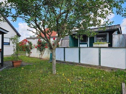 Garage und Laube.jpg