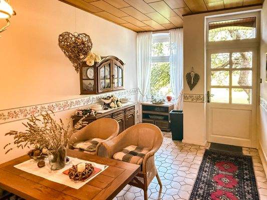 Zimmer mit Zugang in den Garten