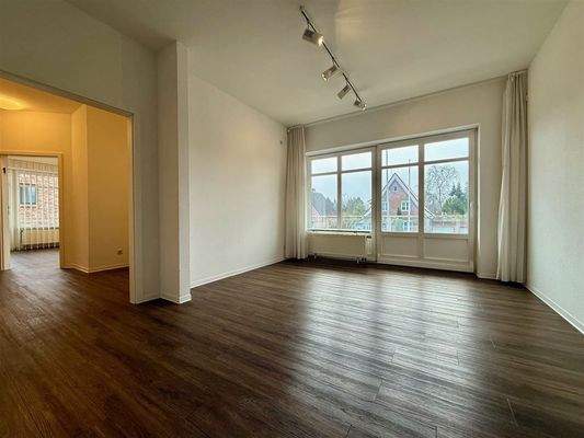 Wartebereich mit Balkon