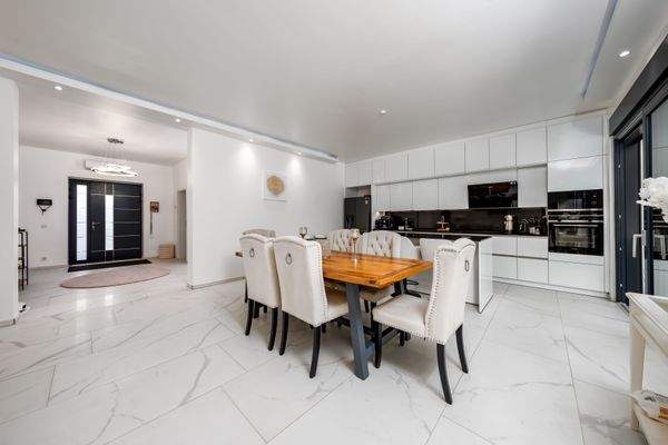 Blick auf die Küche.jpg