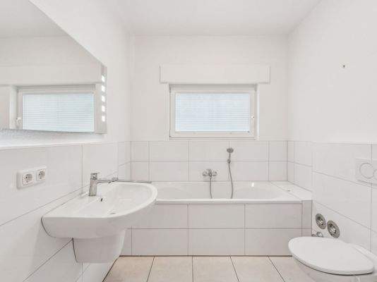 Badezimmer mit Badewanne