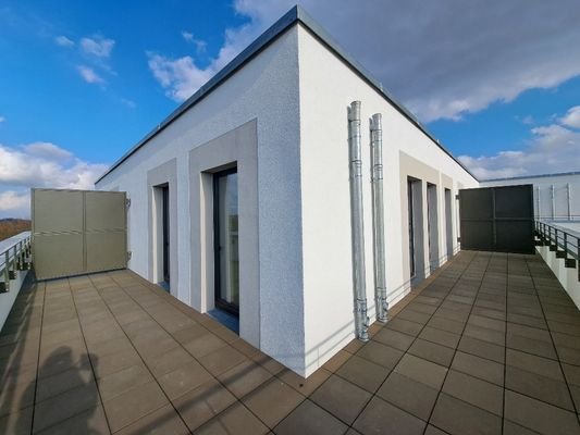 sonnige Dachterrasse
