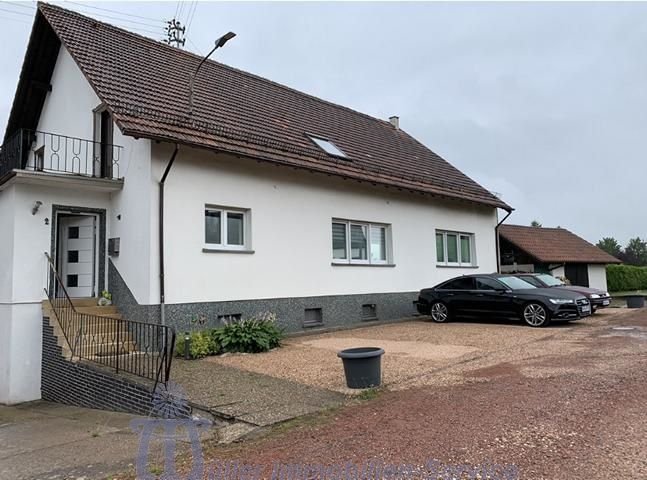 Großzügiges modernisiertes Wohnhaus mit Fernblick im schönen Bliesgau