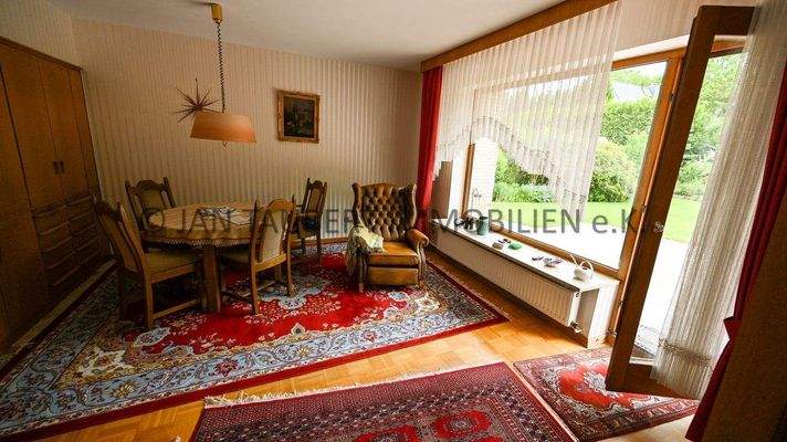 Wohn-/Esszimmer mit Parkett