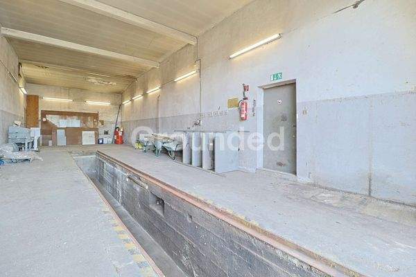 EG Halle rechts seitlich